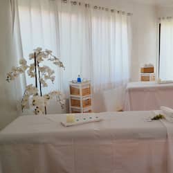 Whirlpool, Körperbehandlungen, Aromatherapie, Warmsteinmassagen
