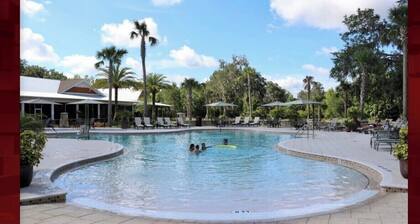 Exceptional Villa Close to Everything – Live Music, Dining & More!