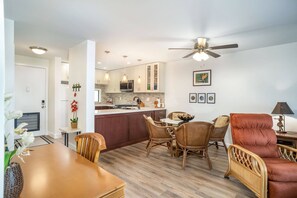 Interior - KIHEI AKAHI - REMODELED, AC, 4K TV, KAMAOLE BEACH! (Kihei)