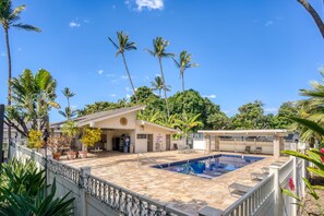 Outdoor pool - KIHEI AKAHI - REMODELED, AC, 4K TV, KAMAOLE BEACH! (Kihei)