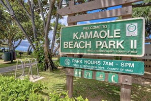 Exterior detail - KIHEI AKAHI - REMODELED, AC, 4K TV, KAMAOLE BEACH! (Kihei)