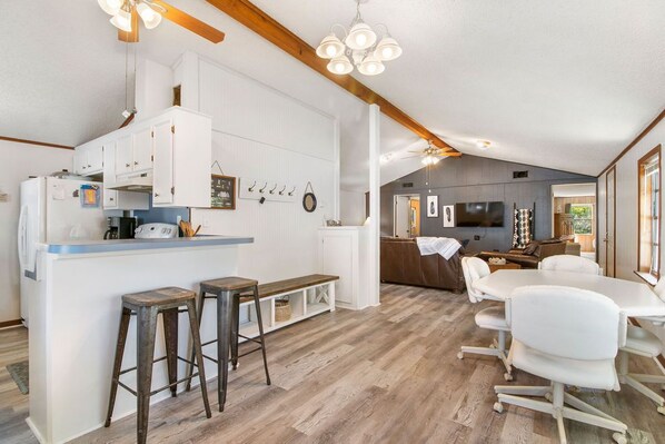 Interior - Welcome to Super Happy Fun Land! (Bay City)