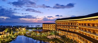 HUALUXE Suzhou Bay Hot Spring Resort by IHG