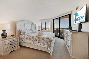 2 bedrooms, iron/ironing board, WiFi, bed sheets - Beachfront condo w/ pool & balcony (Myrtle Beach)