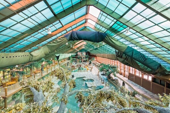 Piscine couverte, piscine extérieure