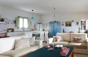 Traditionellt hus - 3 sovrum | Vardagsrum | LCD-tv