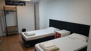 7 habitaciones, tabla de planchar con plancha, cunas y wifi gratis 