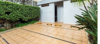 Stay 5 minutes away downtown!