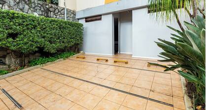 Stay 5 minutes away downtown!