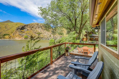 Cabin on the Salmon River
