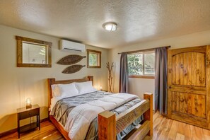 2 bedrooms, travel cot, WiFi, bed sheets