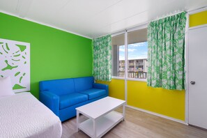 Laptop workspace, blackout curtains, iron/ironing board, free WiFi - Kokomo Suites (Ocean City)