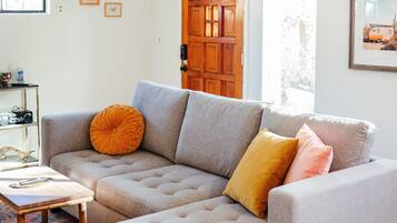 Smart TV, music library, stereo