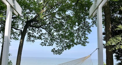 Mid-Century Modern on Private Beach, Designed by Award Winning Architect!