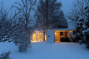 Exterior - Mid-Century Modern on Private Beach, Designed by Award Winning Architect! (Chesapeake Beach)