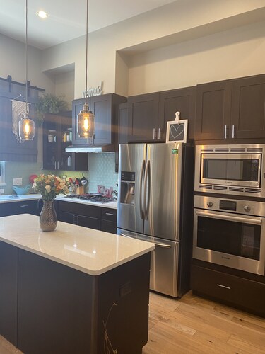 Brand New-entire Home in DT Austin, on Lady Bird Lake!!