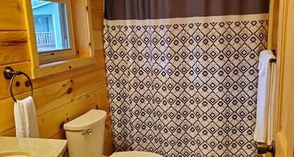 Great Valley Cabin 4 - Comfortable Cabin Retreat in the Heart of the PA Wilds