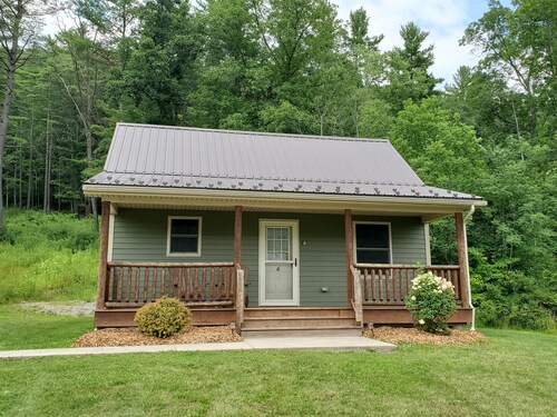 Great Valley Cabin 4 - Comfortable Cabin Retreat in the Heart of the PA Wilds