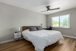 2 bedrooms, iron/ironing board, internet, bed sheets