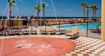 Short Drive to Gulf Shores, Flora-Bama Line, Perdido Beach & Pensacola. .