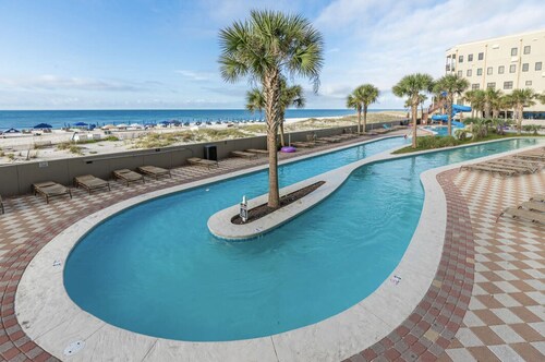 THE OASIS 3BED 4BATH 