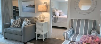 Cozy Summer Cottage Minutes from Narragansett Beaches