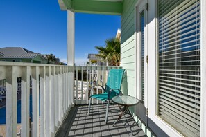 Casa, 2 quartos, sacada, vista para a piscina | Terraço/pátio