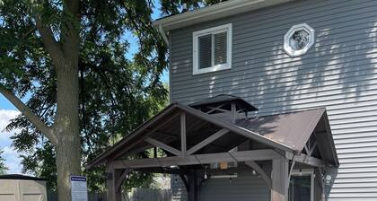 Water Front Home: Fisherman's' dream with private dock and beautiful sunsets