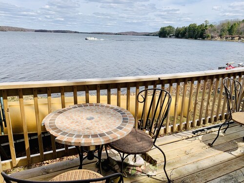 Lac Vieux Desert South Shore Cottage