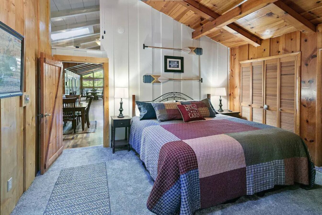 3 dormitoris, escriptori, planxa i posts de planxar i wifi 