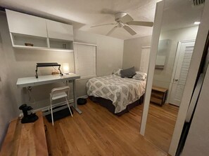 2 bedrooms, desk, free WiFi, bed sheets
