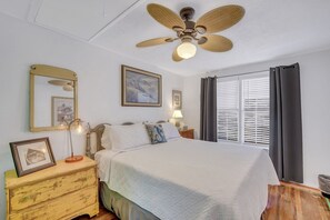 2 室のベッドルーム、WiFi (無料)、ベッドシーツ