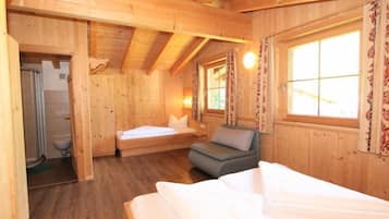 4 Schlafzimmer, Schreibtisch, Internetzugang