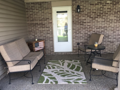 Rise and Shine - Entire 1 Bedroom Apartment