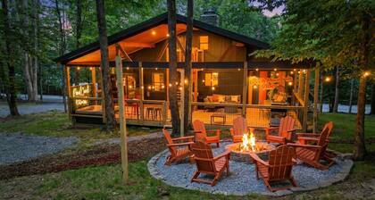 Retro Mountain Chalet – Sauna, Hot Tub & Outdoor Theater