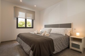 3 chambres, fer et planche à repasser, accès Internet, draps fournis