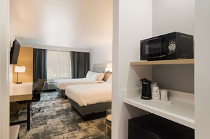 Quarto standard, 2 camas Queen, para não fumantes, geladeira e micro-ondas | Roupas de cama premium, individualmente decorados