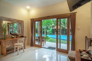 Executive-Suite, 1 Schlafzimmer, Poolblick | Ausblick vom Zimmer