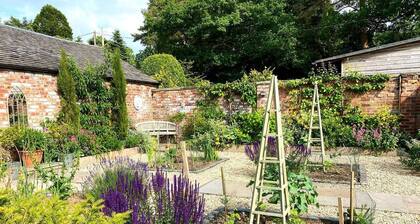 Luxury Accom with Pool Henbury Macclesfield