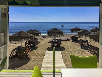 Villa for 4 with feature pool & great reviews