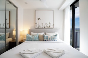 Apartamento, 2 habitaciones, vistas al mar (B - High Floor) | Tabla de planchar con plancha, cunas (de pago), wifi gratis