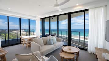 2 Bedroom Oceanfront (High Floor) | Living area | 100-cm Smart TV with digital channels, TV, DVD player