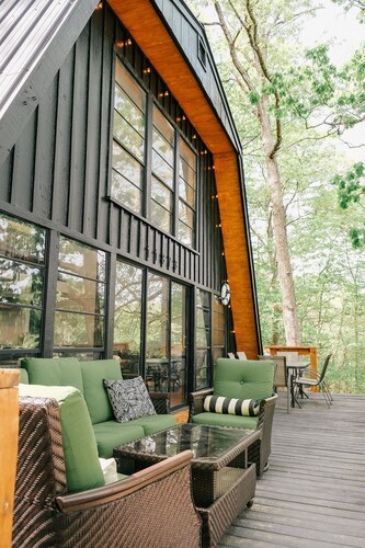 Beaver Lake Black Barn