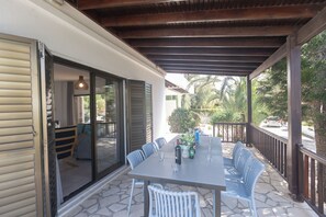Vila, 4 quartos, piscina particular, vista para o oceano | Sacada