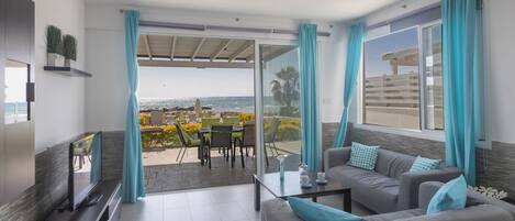 Villa, 3 Bedrooms, Private Pool, Garden View | Living room