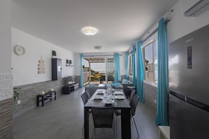 Villa, 3 Bedrooms, Private Pool, Garden View | Dining room
