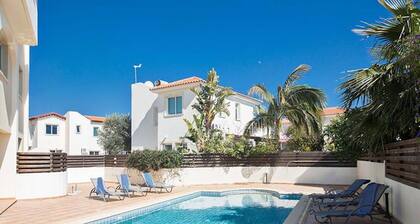 Apt Faye, Beautiful 2bdr Pernera Apartment