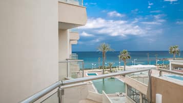 Apartment, 3 Bedrooms, Balcony, Ocean View | Beach | On the beach