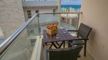 Apartment, 3 Bedrooms, Balcony, Ocean View | Balcony