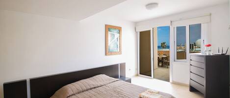 Apartment, 3 Bedrooms, Balcony, Ocean View